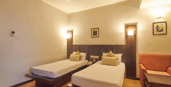 Hotel Pinnacle Ahmadábád Kültér fotó