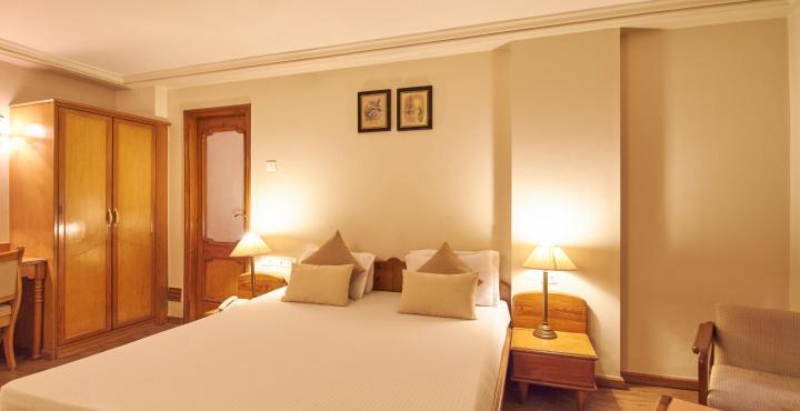 Hotel Pinnacle Ahmadábád Kültér fotó