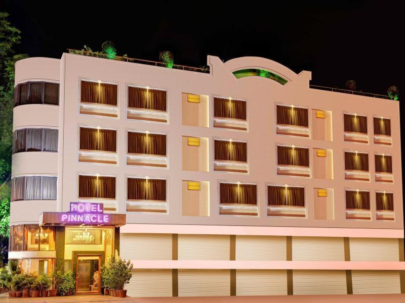 Hotel Pinnacle Ahmadábád Kültér fotó