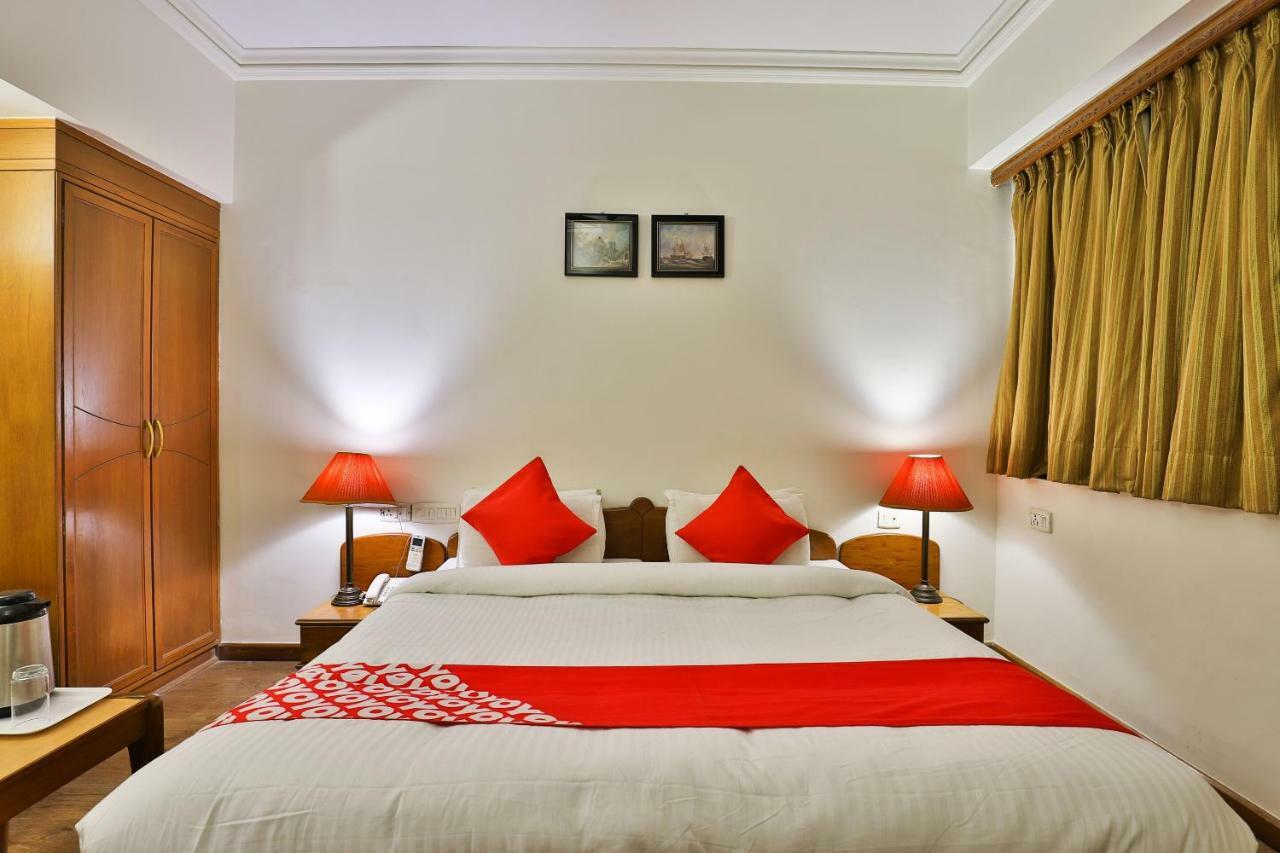 Hotel Pinnacle Ahmadábád Kültér fotó