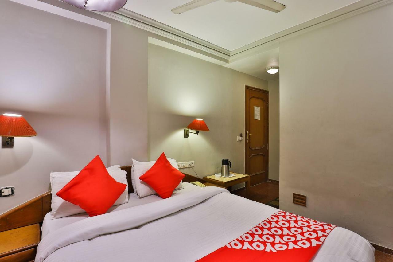 Hotel Pinnacle Ahmadábád Kültér fotó